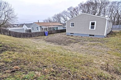 16 W Carpenter St, Pawtucket, RI 02860 - photo 2