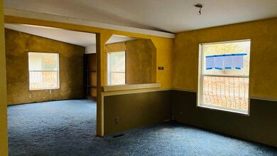 431-435511 Dining and Family room