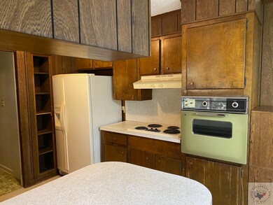 1711 Waverly Dr, Texarkana, TX 75501 - photo 5