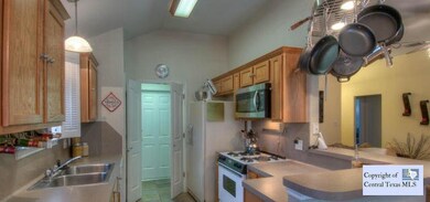 701 Chicago St, San Marcos, TX 78666 - photo 5