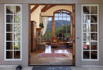 388_elk_horn_summer_interior_entry