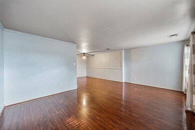 5799 Maple Hill Dr, Houston, TX 77088 - photo 4