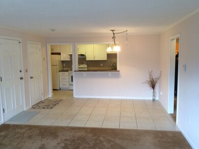 1 Hallmark Gardens unit 7, Burlington, MA 01803 - photo 3