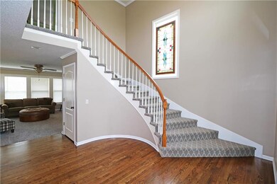 421 SW Albatross Ct, Lees Summit, MO 64082 - photo 3