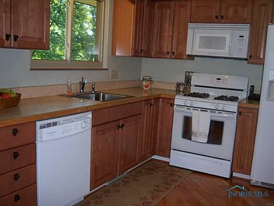 2527 Bay View Ct, Toledo, OH 43611 - photo 6