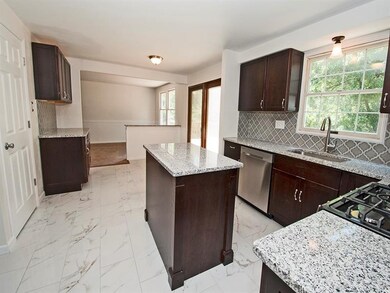 371 Carmell Dr, Pittsburgh, PA 15241 - photo 3