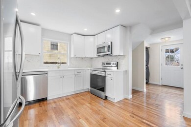 81 Lakeview Ave, Waltham, MA 02451 - photo 5