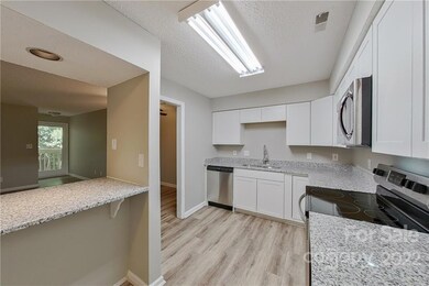 1052 Churchill Downs Ct unit i, Charlotte, NC 28211 - photo 4