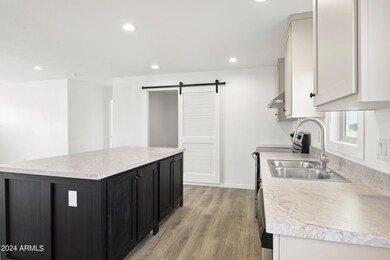 10-web-or-mls-48030-w-dune-shadow-rd