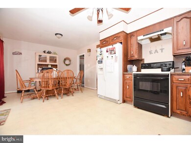 253 Vanneman Blvd, Paulsboro, NJ 08066 - photo 2