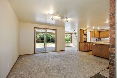 656 Vincent Ave unit 3, Central Point, OR 97502 - photo 5