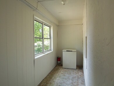 313 5th Ave NE, Jamestown, ND 58401 - photo 2