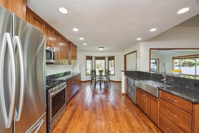 15919 Hawthorn Cir, Clive, IA 50325 - photo 7