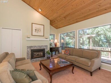 1031 Oxford Dr, Lake Oswego, OR 97034 - photo 5