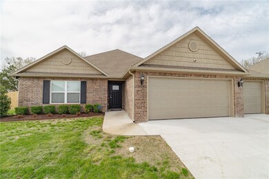 1063 Jessica Leigh St, Elkins, AR 72727 - photo 3