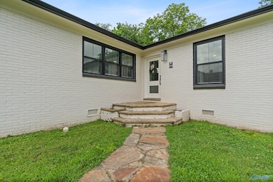 508 Martin St, Scottsboro, AL 35768 - photo 3