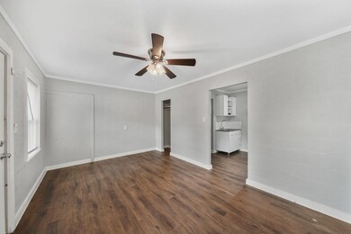 415 N Beauregard St unit 28, Alvin, TX 77511 - photo 4