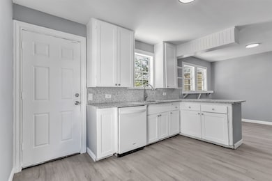 904 N Virginia St, Terrell, TX 75160 - photo 5