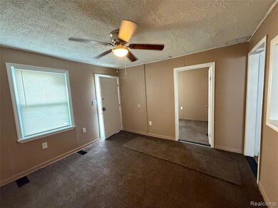 8162 Orchard Ave, Warren, MI 48089 - photo 6