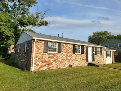 2000 Beall Dr, Hampton, VA 23663 - photo 4