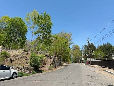 8 Pond St, Naugatuck, CT 06770 - photo 4