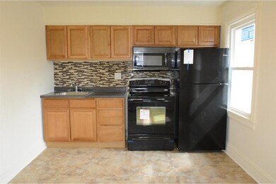 388 W Lancaster Ave unit UPPER, Wayne, PA 19087 - photo 3