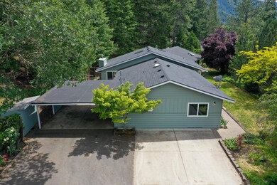 4 Driveway Parking