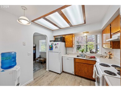 1986 Garfield St, North Bend, OR 97459 - photo 4