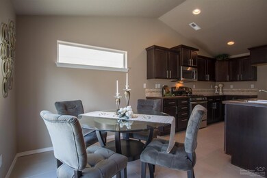 3664 SW Obsidian Place, Redmond, OR 97756 - photo 3