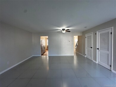 8 Whitman Ct, Middletown, NY 10941 - photo 7