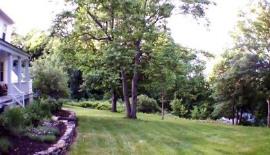 SUMMER YARD