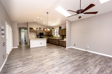 5025 W Hackamore Dr, Phoenix, AZ 85083 - photo 5