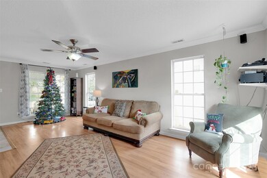 3007 Wyntree Ct, Matthews, NC 28104 - photo 5