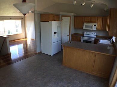 723 E Tara Lee Ave, Medical Lake, WA 99022 - photo 6