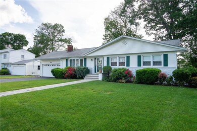 221 Summit Dr, Cranston, RI 02920 - photo 2