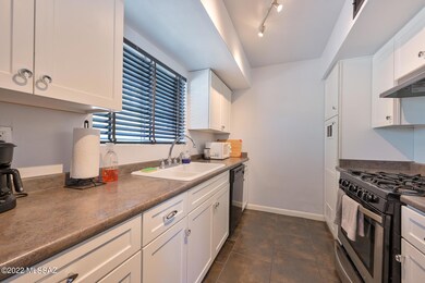 Kitchen (2)