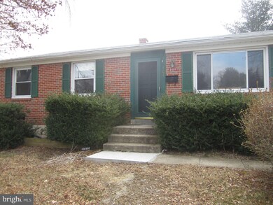 307 Glyndon Dr, Reisterstown, MD 21136 - photo 2