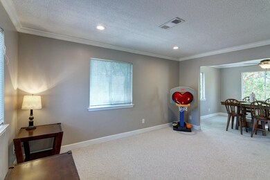 07_Family_Room_01