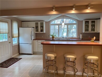 133 Cushing Rd, Warwick, RI 02888 - photo 3