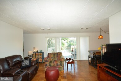 2618 Redcoat Dr unit 2B OR 184, Alexandria, VA 22303 - photo 6