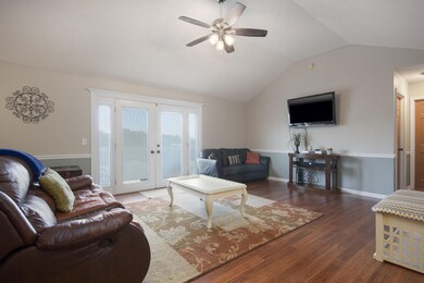 018-Living Room-MLS