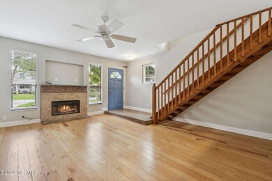 9-web-or-mls-169 Poinsettia St (9 of 37)