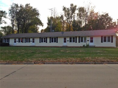 115 S 5th Ave W, Newton, IA 50208 - photo 4