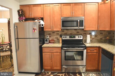 12864 Cara Dr unit 32-C, Woodbridge, VA 22192 - photo 5