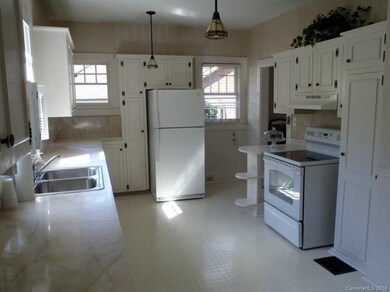 121 N Oakwood Dr, Statesville, NC 28677 - photo 6