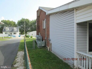 2214 Lodge Farm Rd, Sparrows Point, MD 21219 - photo 5