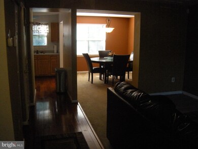 1309 Upcot Ct, Capitol Heights, MD 20743 - photo 3