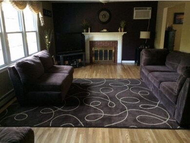 565 Oak St, Manchester, NH 03104 - photo 5