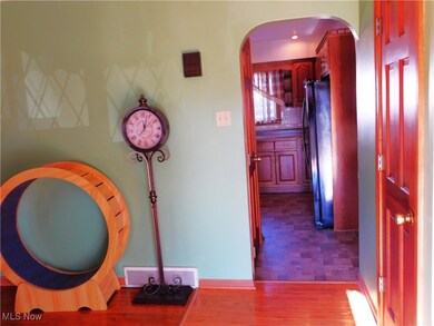 1524 8th St, Moundsville, WV 26041 - photo 5