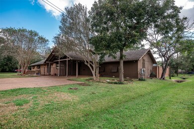 2100 Matthews St, Bay City, TX 77414 - photo 3